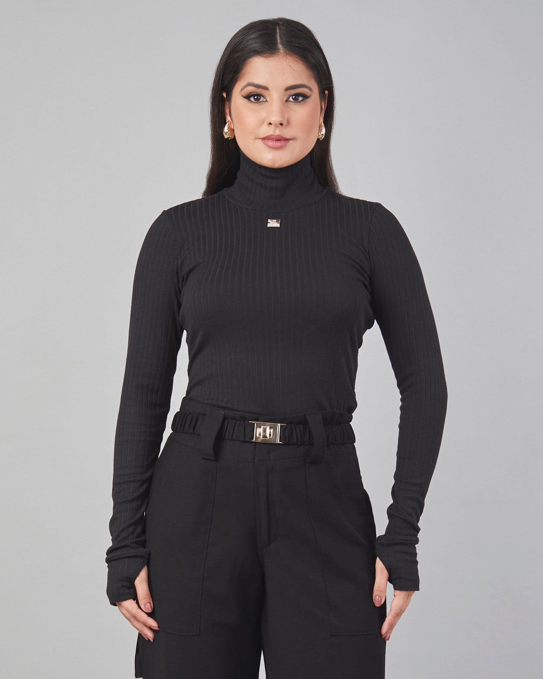 BLUSA CACHARREL BÁSICA PRETA - Promoção
