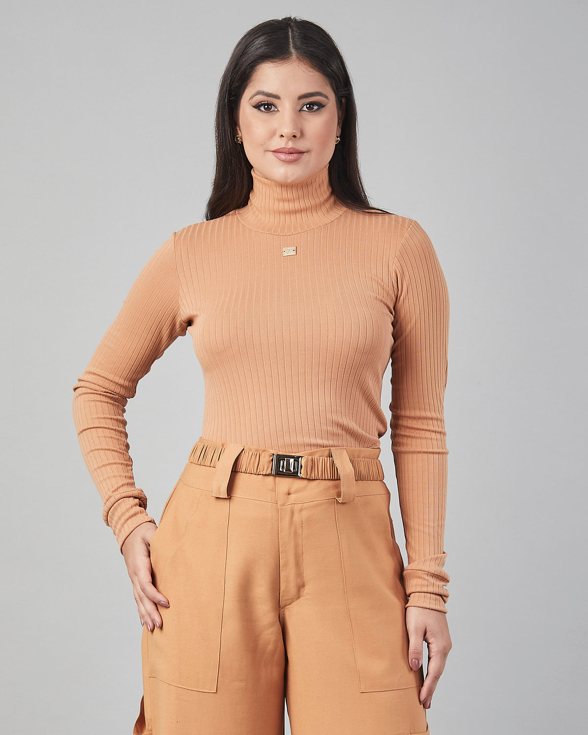 BLUSA CACHARREL BÁSICA CARAMELO - Promoção